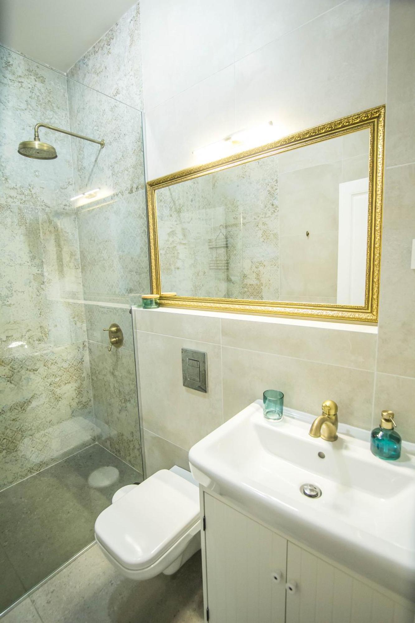 Lion'S Bridge Boutique 2Bdrm Apt, Top Center Gem Sofia Ngoại thất bức ảnh